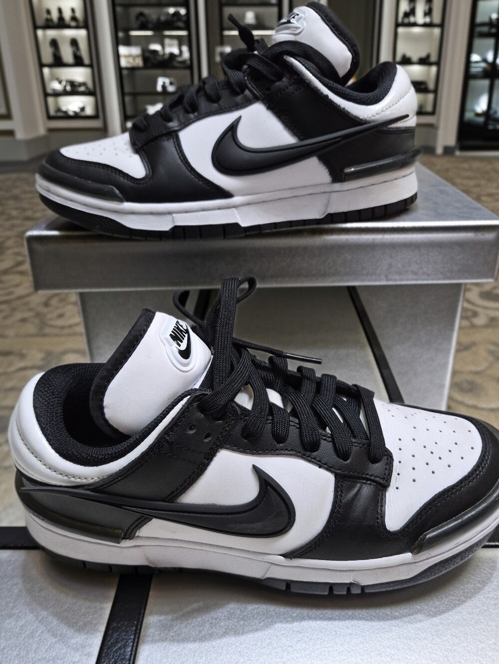 Nike Low Top Sneakers Women's Sz 8 Eu 39